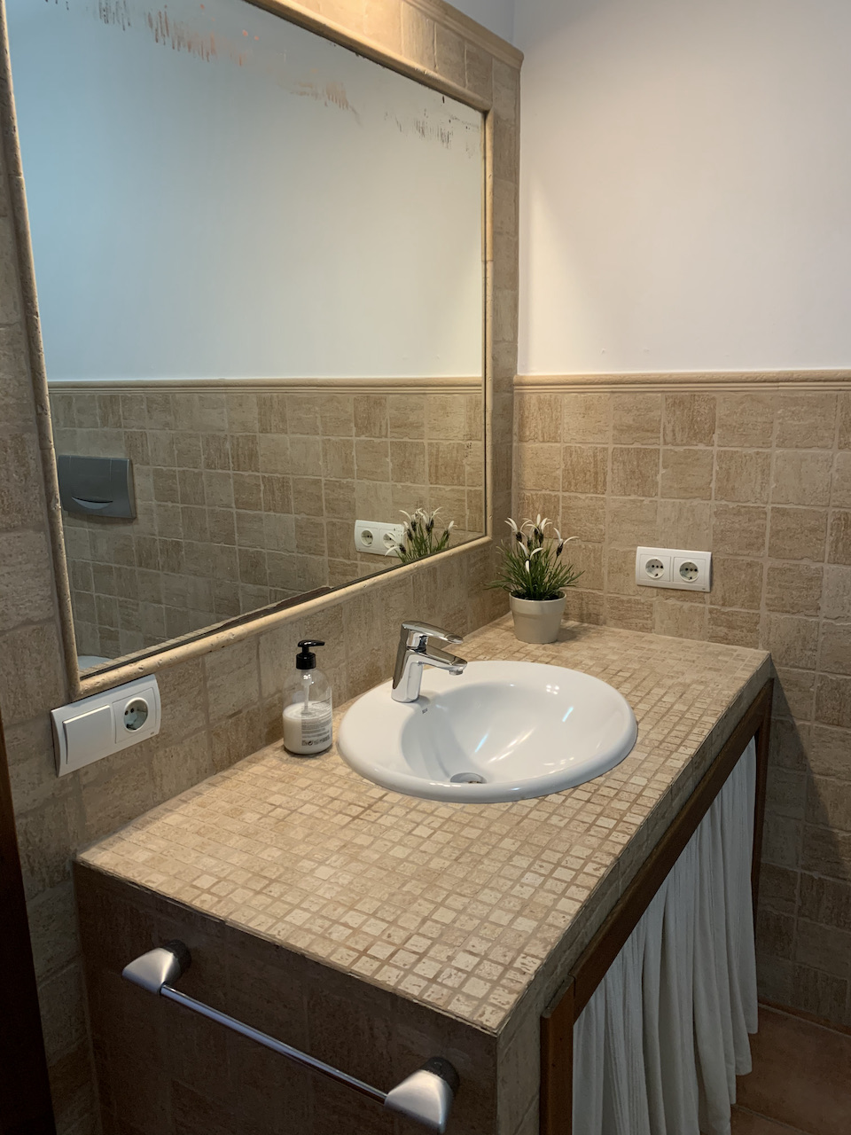 resa estates sale Ibiza san jose house tourist license 2021 good deal bathroom.jpg